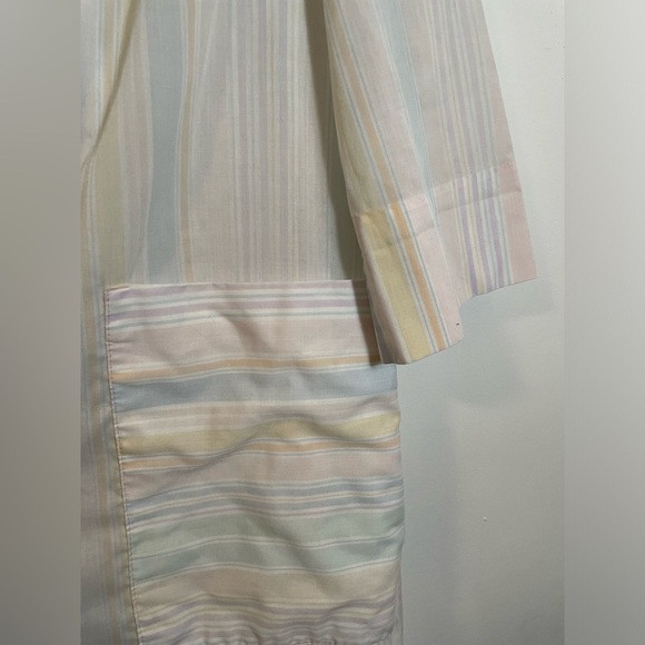 Retro Pastel GrannyCore House Coat Gown, Vintage Pleated Detail, Snap Buttons - Picture 6 of 11